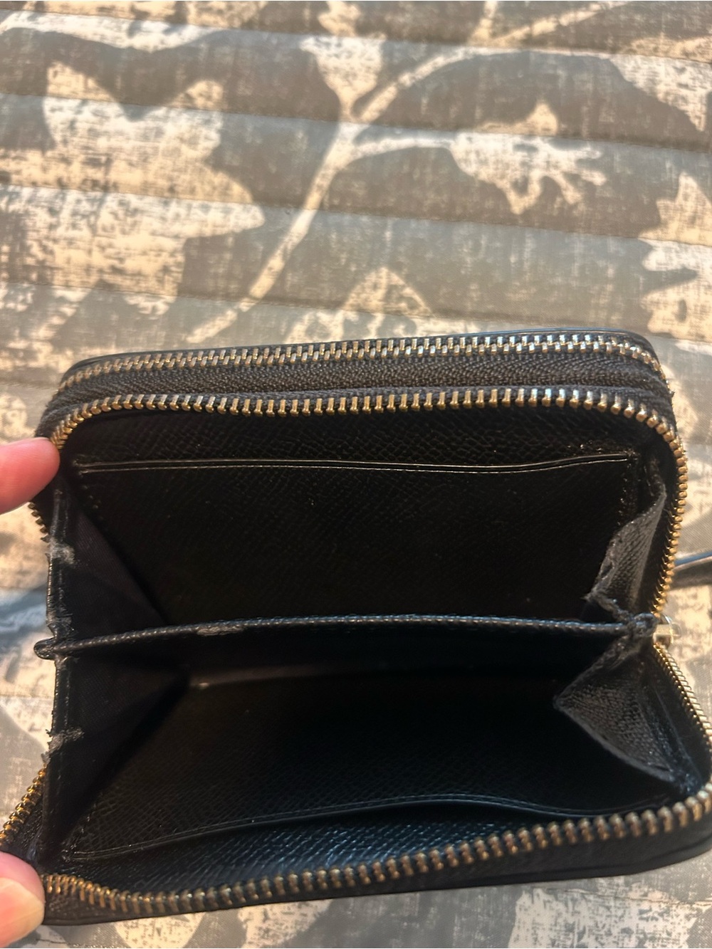 Coach Black Pebbled Leather Zip-Around Wallet with Gold Logo - Picture 7 of 8
